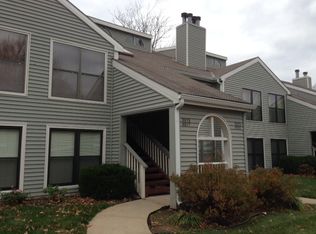 8913 W 106th Ter, Overland Park, KS 66212