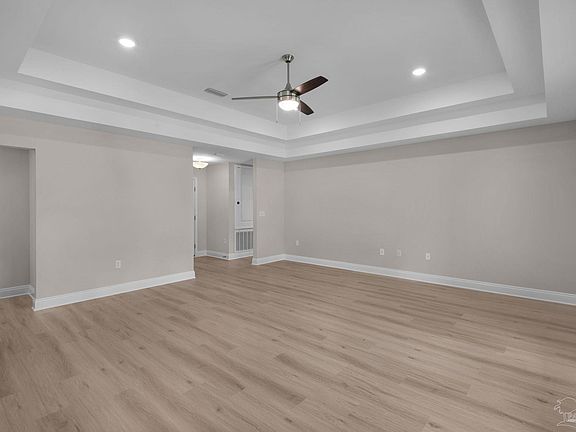 3rd image of 7399 Forestwood Dr