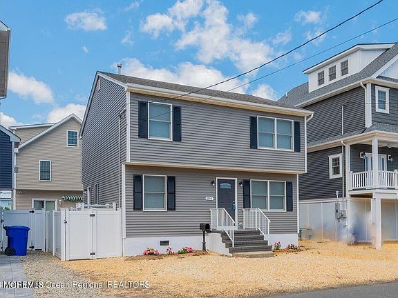 2nd image of 204 Coolidge Avenue