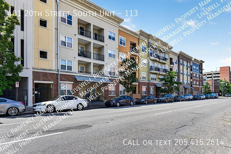 Cozy 1-Bedroom Retreat in Birmingham's Heart! — Photo 3