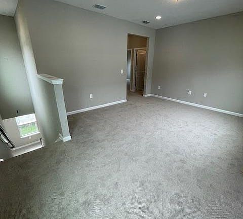 5th image of 125 FARMFIELD Drive #143