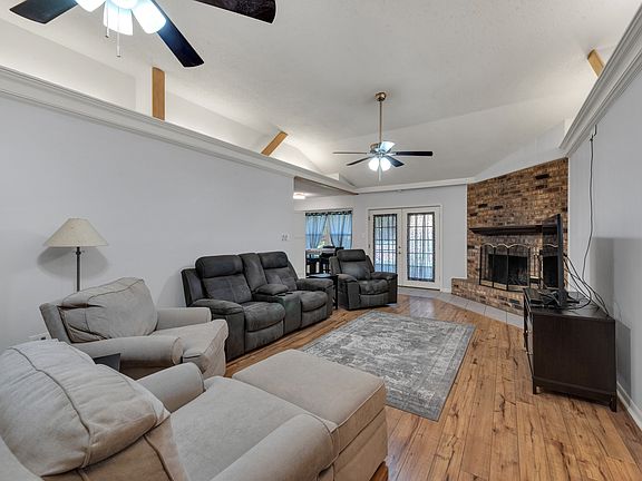 5th image of 2611 Mintwood Pl