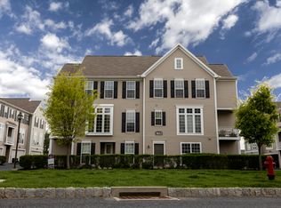 3033 Meridian Cmns UNIT A, Mechanicsburg, PA 17055