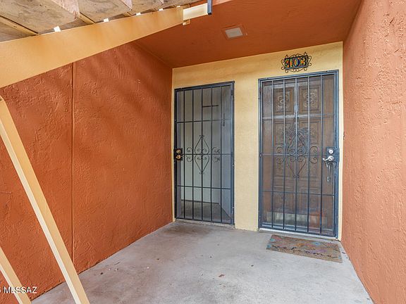 4th image of 814 S Langley Ave #104