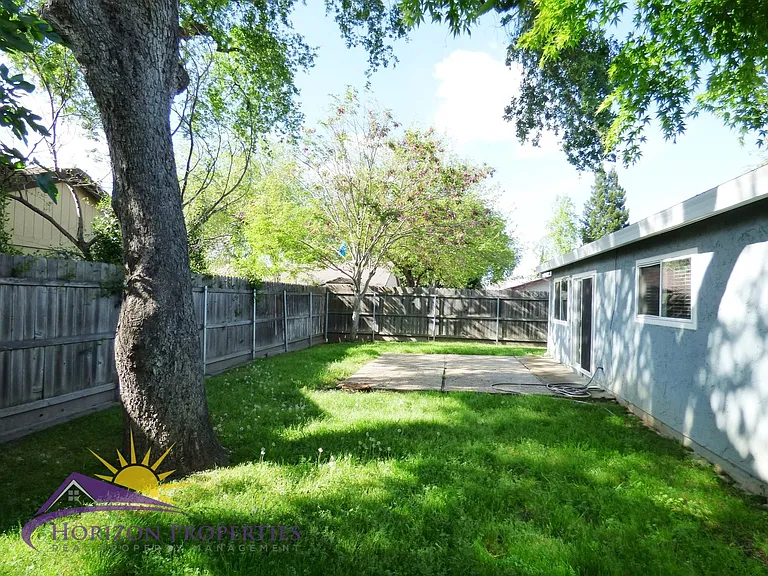 7928 Garry Oak Dr — Photo 31