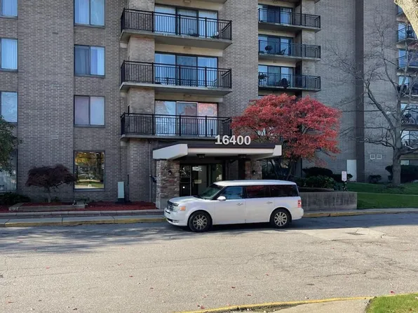 16400 N Park Dr Unit 40, Southfield, MI 48075