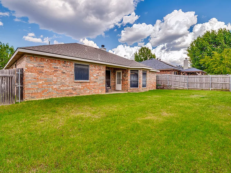 1715 Treasure Cay Dr — Photo 2