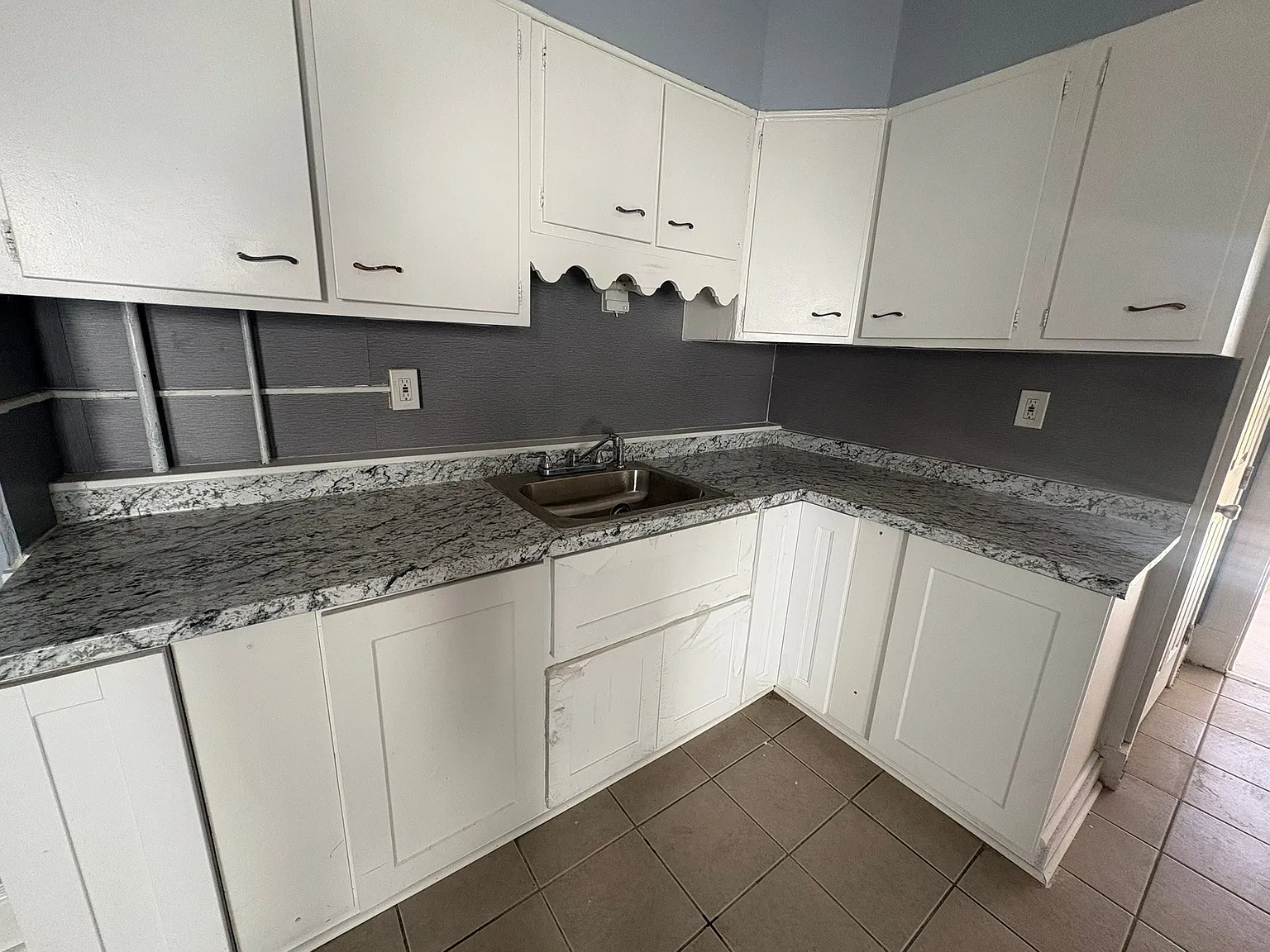 3 bed, 1100 sqft, $1,600 — Photo 1
