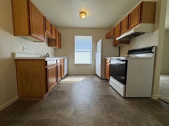 4th image of 1801 Cedarhill Dr APT D
