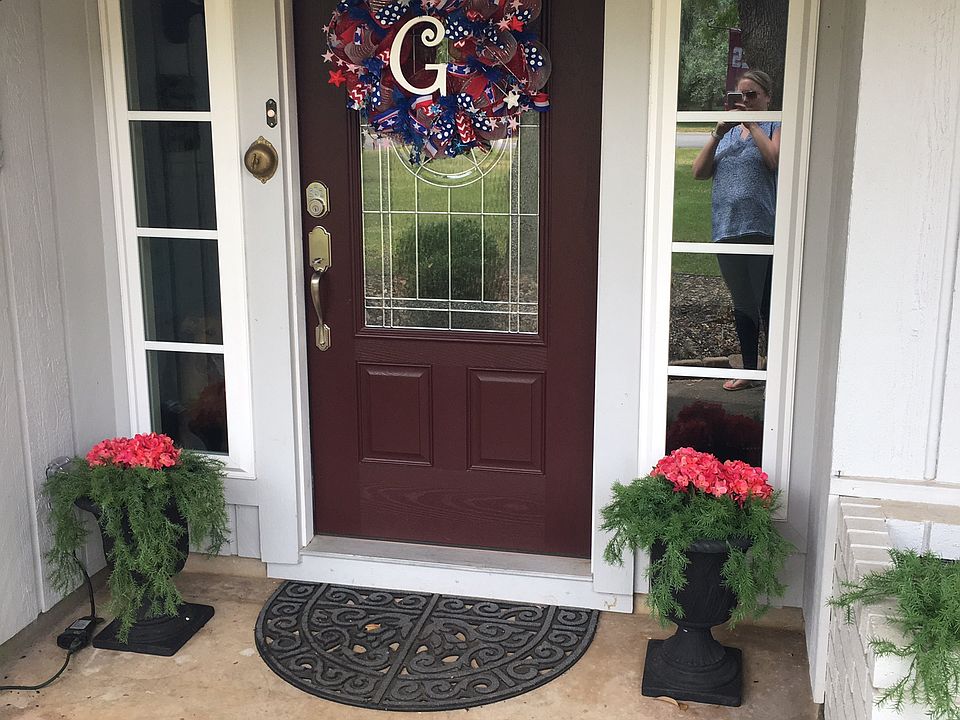 1st image of 8014 Shady Hollow Ln