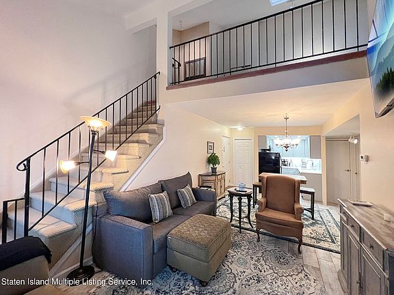 3rd image of 85 Elmwood Park Dr APT 67