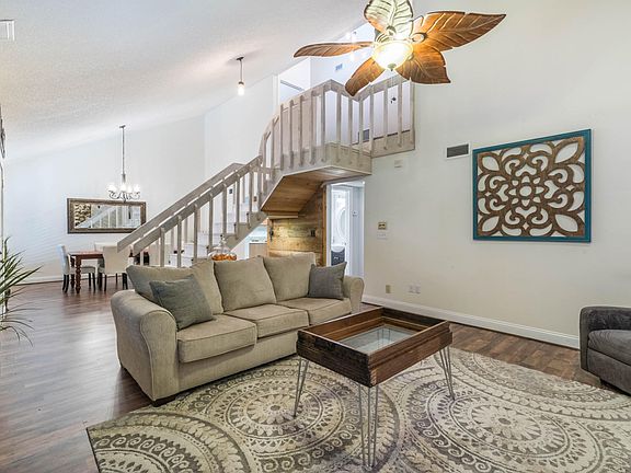 12131 Hidden Hills Dr-6