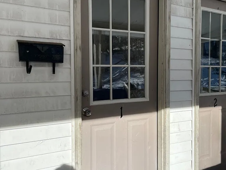 100 Mortimer St — Photo 2