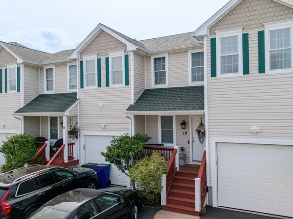 40 Winchester Ln Unit 10, Fall River, MA 02721