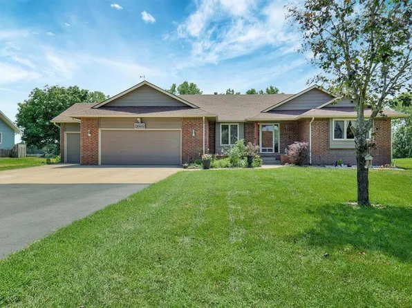 2005 E Pine Bay St, Wichita, KS 67216