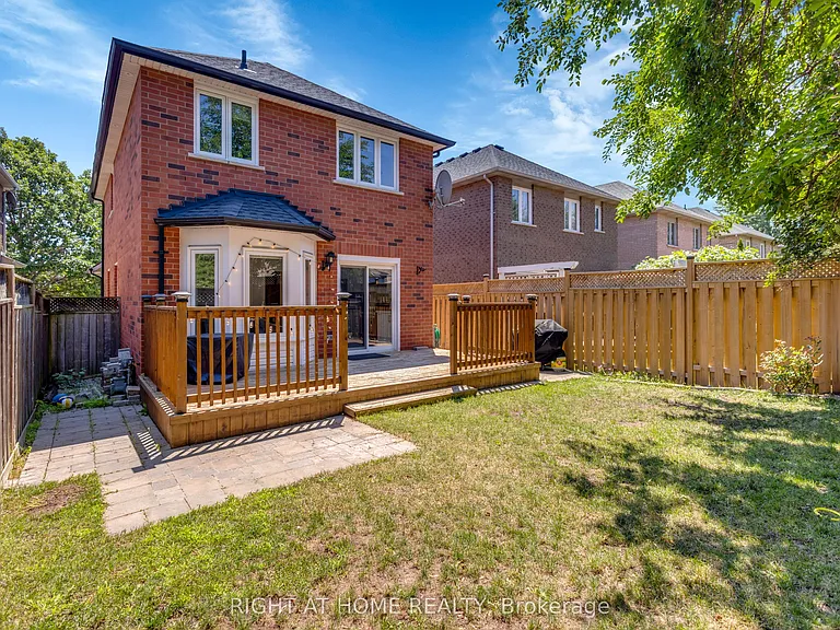 2029 Westmount Dr — Photo 33