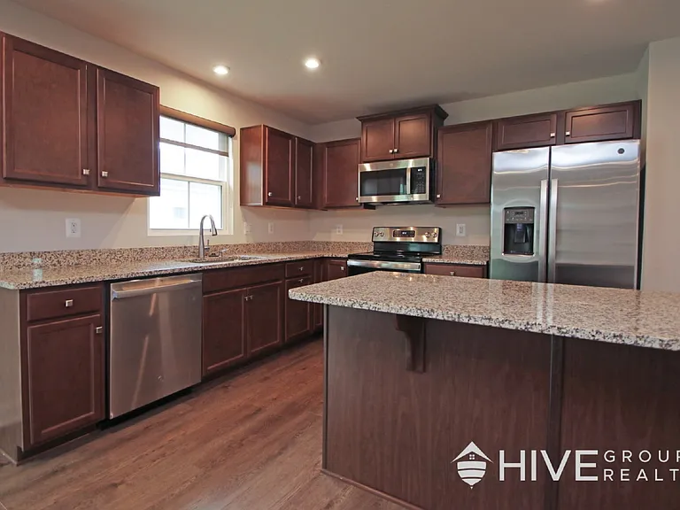 3790 Mayfield Rd — Photo 13