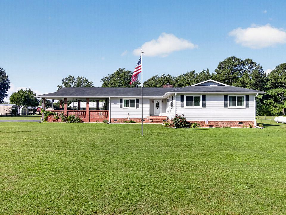 1st image of 3576 Cordova Rd