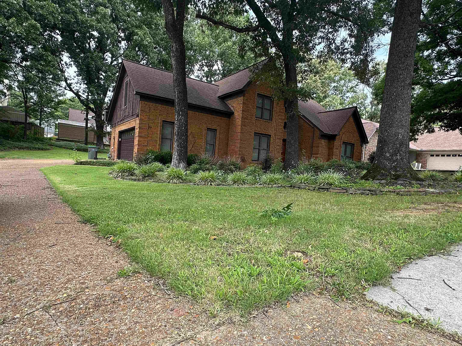 4 bed, 2.5 bath, 2335 sqft, $2,200 — Photo 1