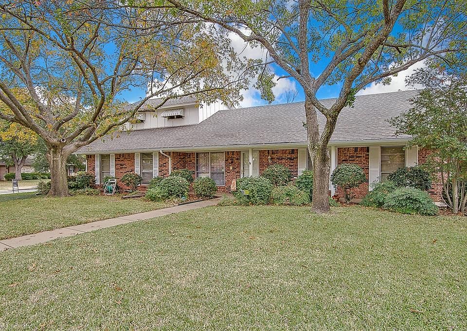 1st image of 815 Tanglewood Ln