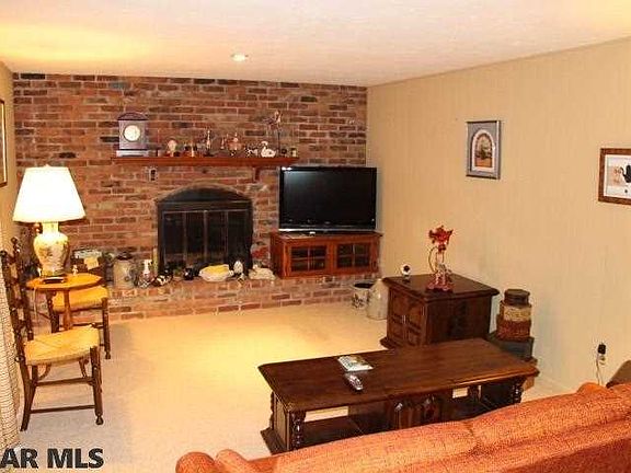 5th image of 739 Devonshire Dr