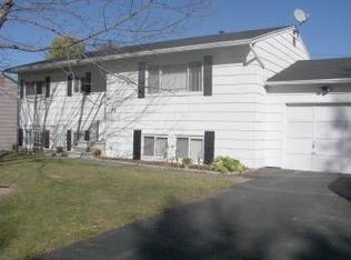 108 Buckley Pl, Henrietta, NY 14467