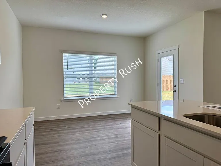 7535 Bendire Loop — Photo 16