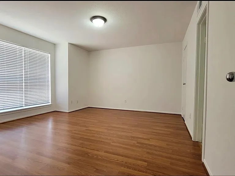 3100 Walnut Bend Ln — Photo 6