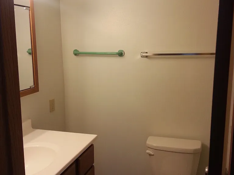 2718 Wayne Ave — Photo 22