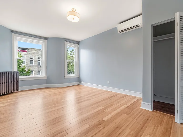 831 Wellington St — Photo 7