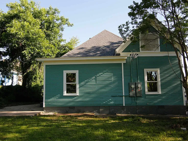 2324 W Daisy L Gatson Bates Dr #1 — Photo 14