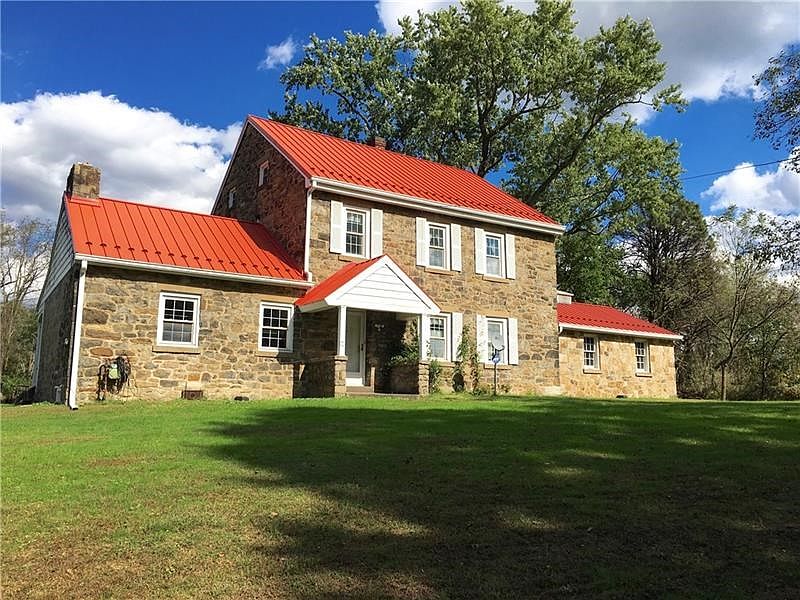 Historic Stone Home in Latrobe!