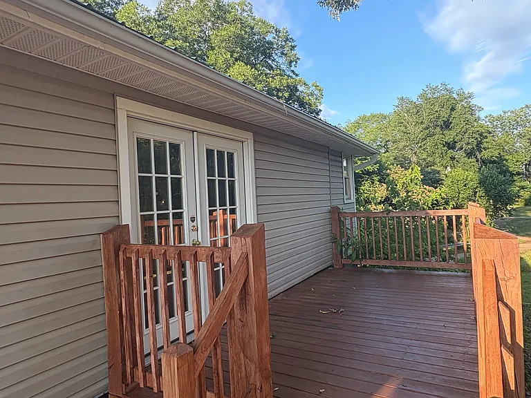 111 Forest Ln — Photo 3