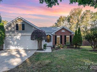 1603 Oakdale Green Dr, Charlotte, NC 28216