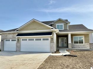 8511 Butterfly Cir, Lincoln, NE 68526