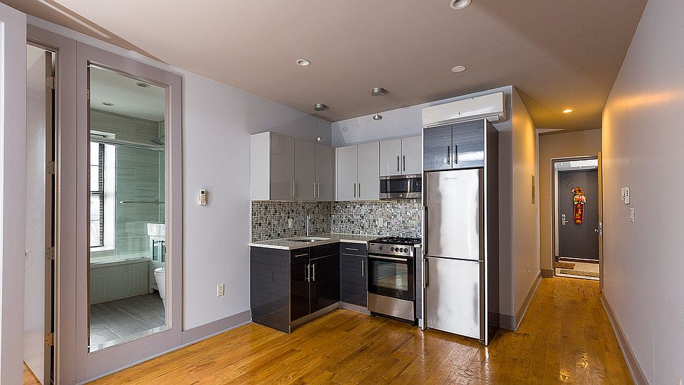 1st image of 292 Bedford Ave APT 11