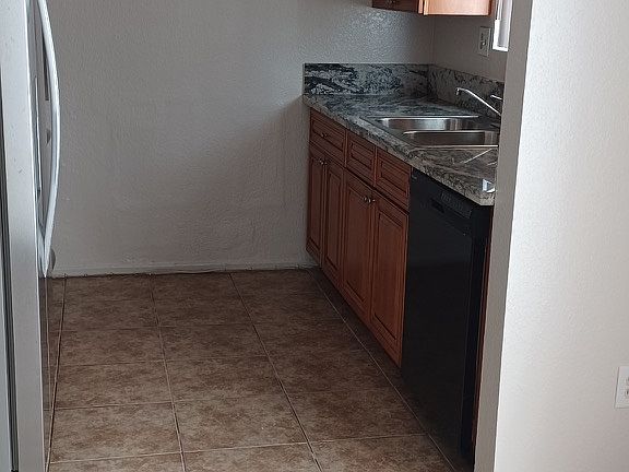 3rd image of 708 Williams Dr #3