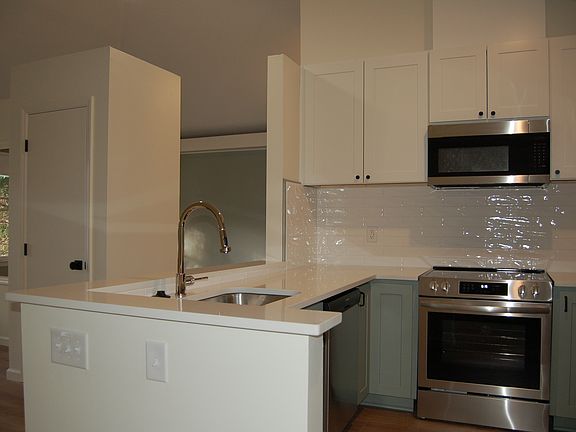 3rd image of 3291 Mill Run