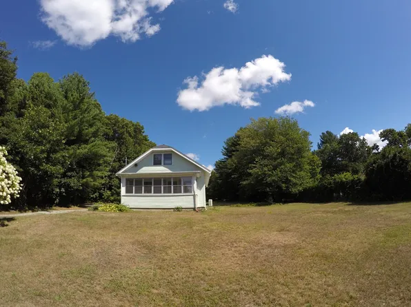 89 Hopkins Ave, Johnston, RI 02919