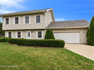 17672 W Saddle Ct, Gurnee, IL 60031