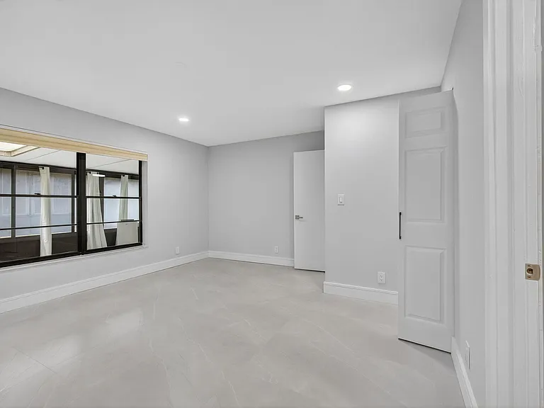 10924 Roebelini Palm Ct #A — Photo 23