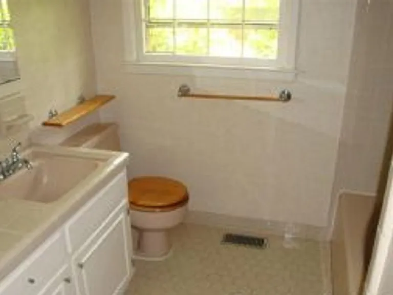 6204 Milford Rd — Photo 14