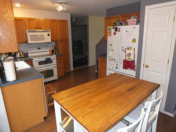 5th image of 1014 Richard Ave