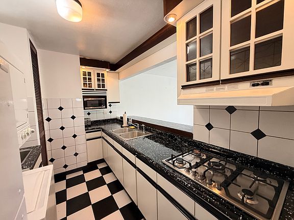 3rd image of 130 Calle Costa Rica #B-304