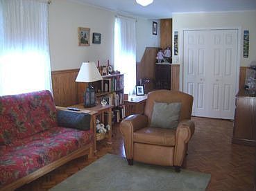 4th image of 44 Lake Ave