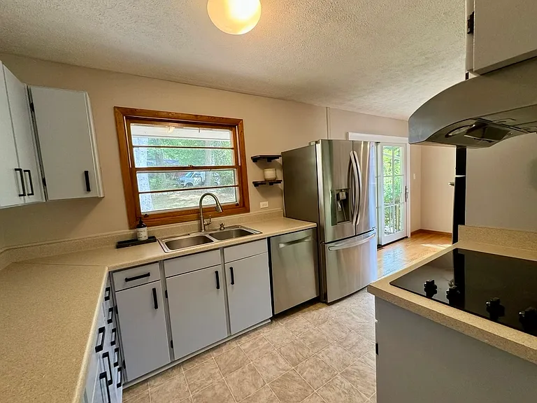 701 Dell Ln — Photo 5