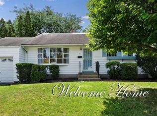 32 Eardley Rd, Edison, NJ 08817