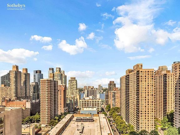 2nd image of 160 W 66th St APT 19A