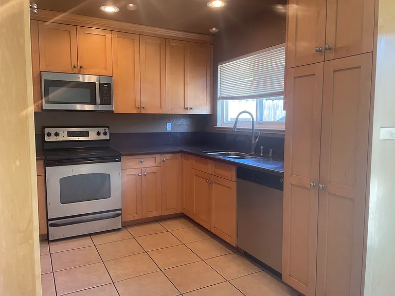 341 Lorenz Dr — Photo 14