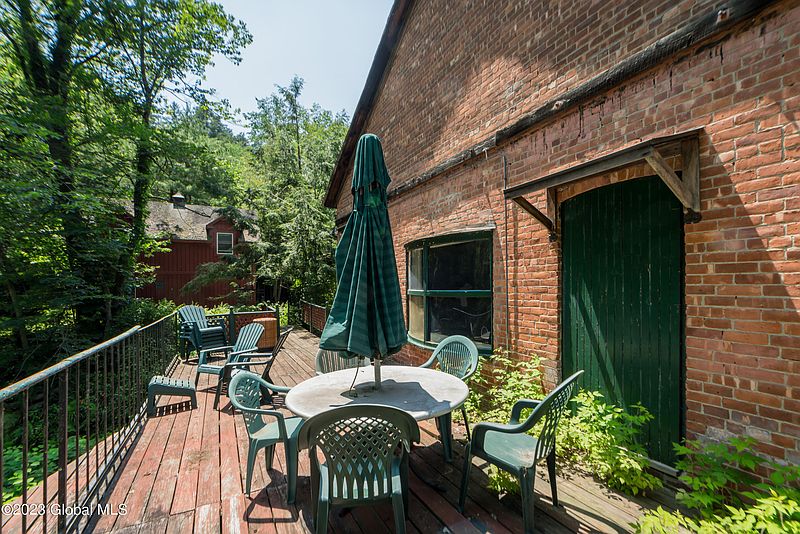 5th image of 638 Reafield Farm Road